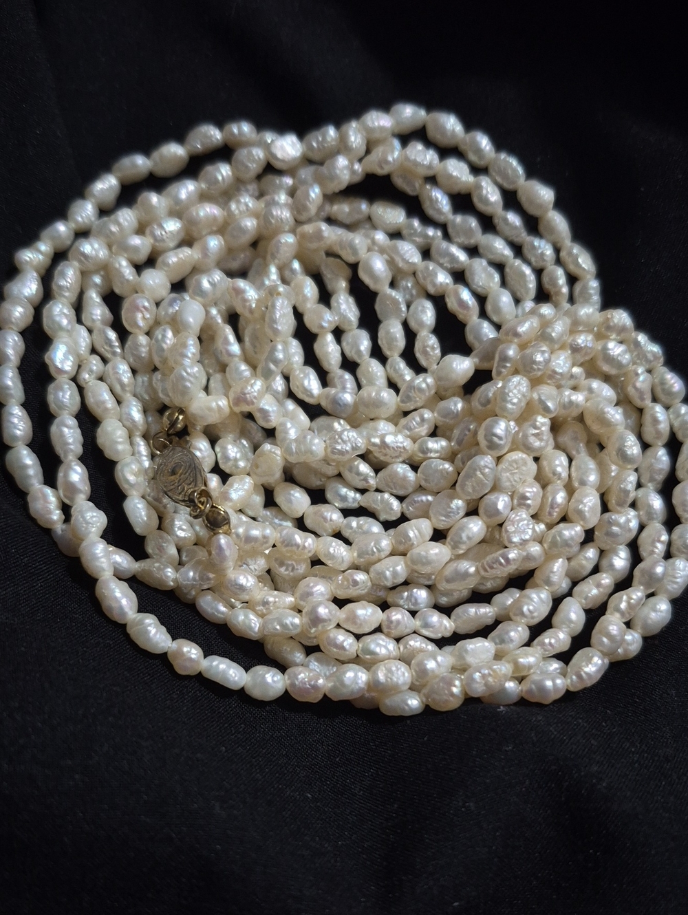 ✨ Vintage 1980s Triple Strand Freshwater Rice Pearl Necklace - 32" ✨